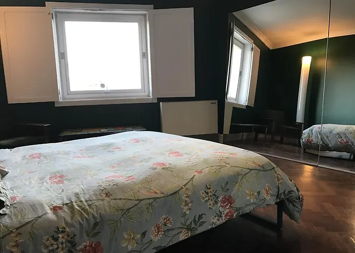 Chiado Glamorous Design شقة *